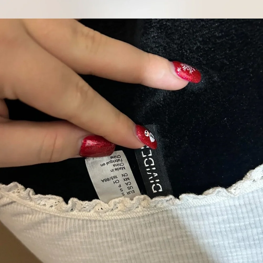 Divided White Ruffled Camisole - Picture 3 of 4